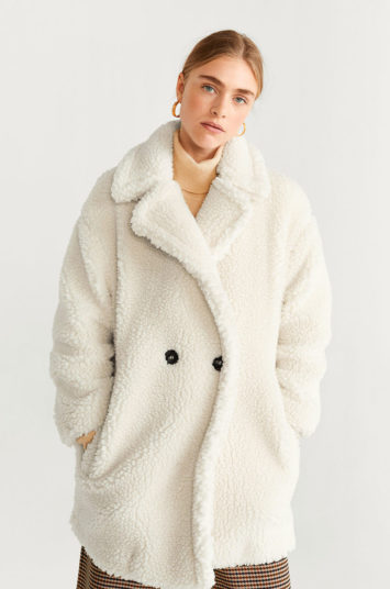 Palton calduros de blana Mango alb stil teddy bear Shortbox elegant de iarna