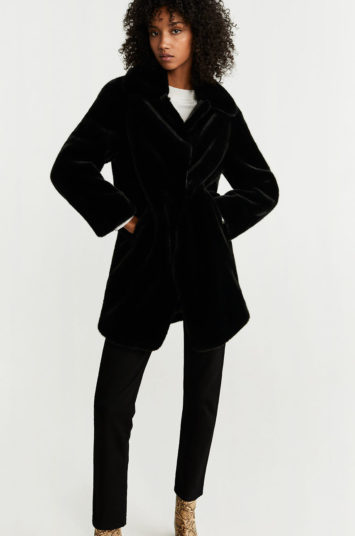 Palton calduros negru de blana stil teddy bear Mango Chillyn elegant de iarna